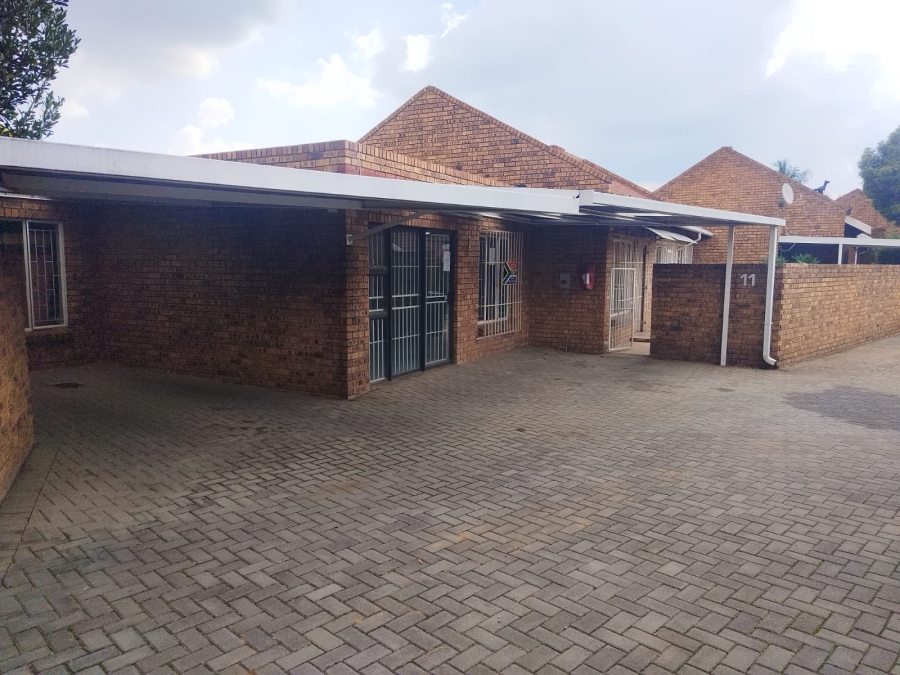 2 Bedroom Property for Sale in Pomona Gauteng