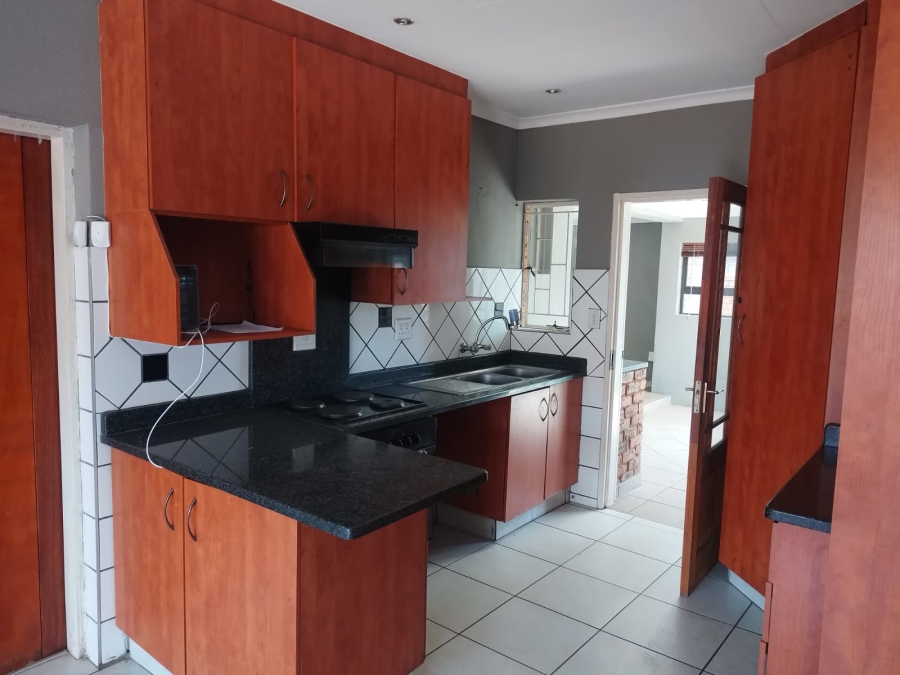 2 Bedroom Property for Sale in Pomona Gauteng