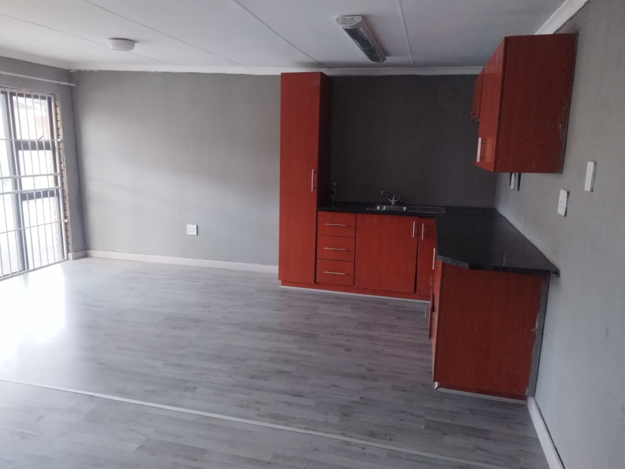 2 Bedroom Property for Sale in Pomona Gauteng