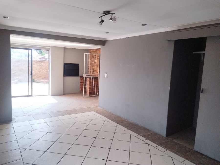 2 Bedroom Property for Sale in Pomona Gauteng