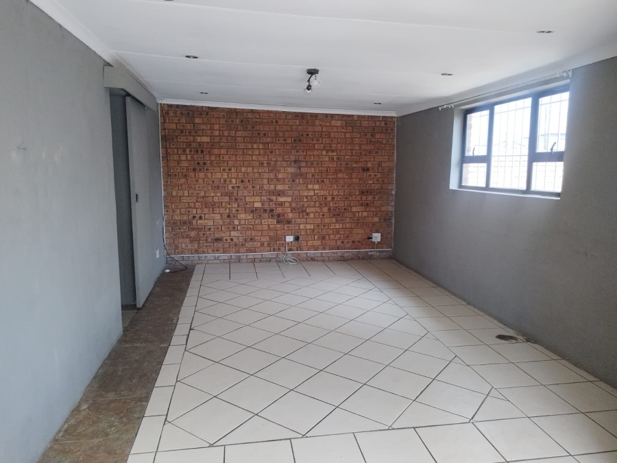 2 Bedroom Property for Sale in Pomona Gauteng