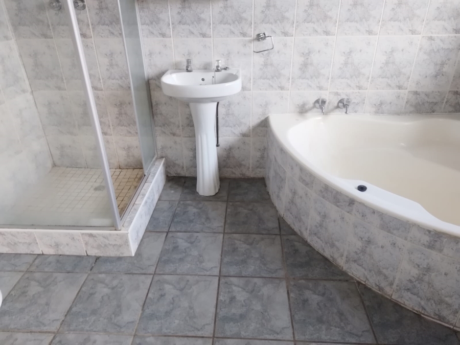 2 Bedroom Property for Sale in Pomona Gauteng