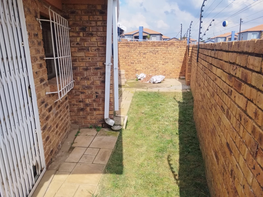 2 Bedroom Property for Sale in Pomona Gauteng