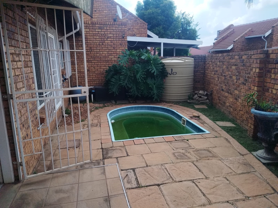 2 Bedroom Property for Sale in Pomona Gauteng