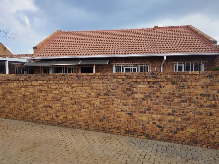 2 Bedroom Property for Sale in Pomona Gauteng
