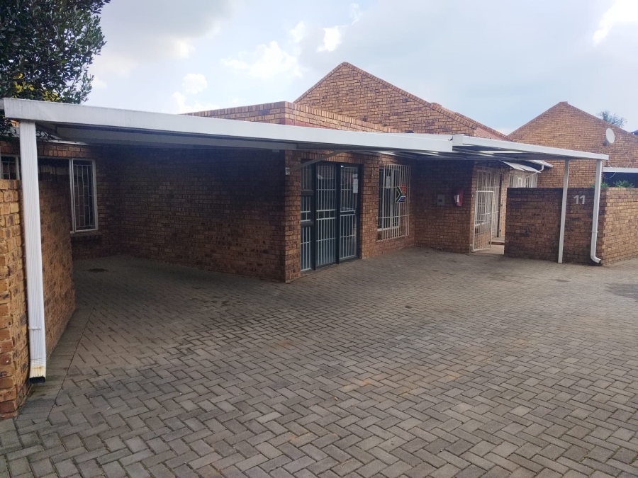 2 Bedroom Property for Sale in Pomona Gauteng