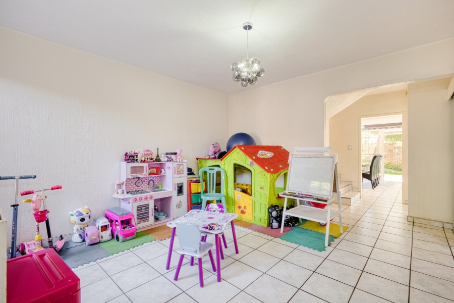 To Let 3 Bedroom Property for Rent in Victory Park Gauteng