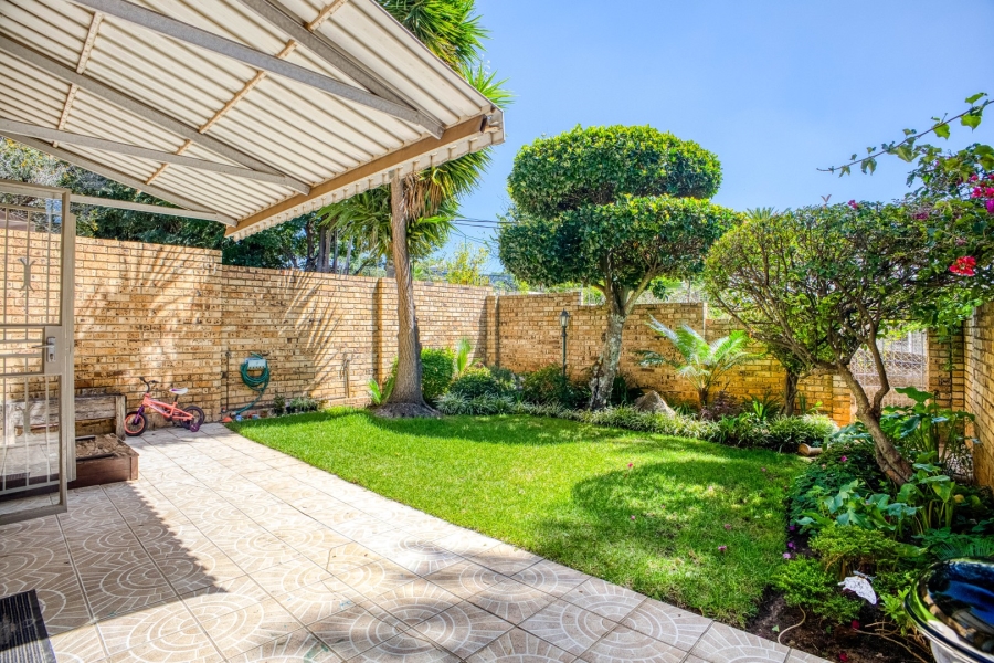 To Let 3 Bedroom Property for Rent in Victory Park Gauteng