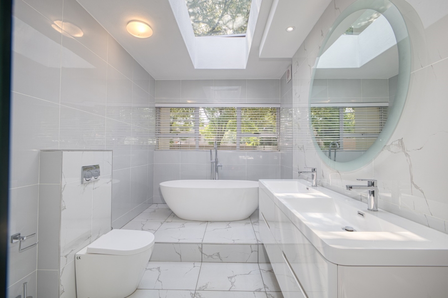 To Let 6 Bedroom Property for Rent in Morningside Gauteng