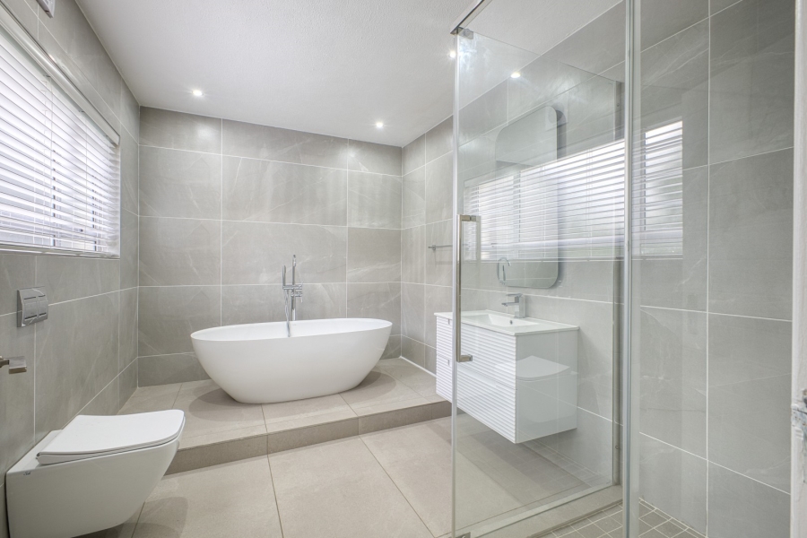 To Let 6 Bedroom Property for Rent in Morningside Gauteng