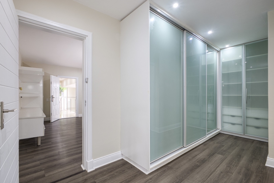 To Let 6 Bedroom Property for Rent in Morningside Gauteng