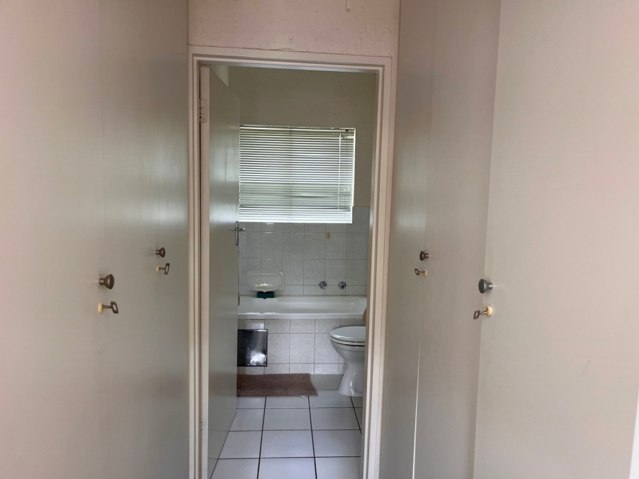 1 Bedroom Property for Sale in Glensan Gauteng