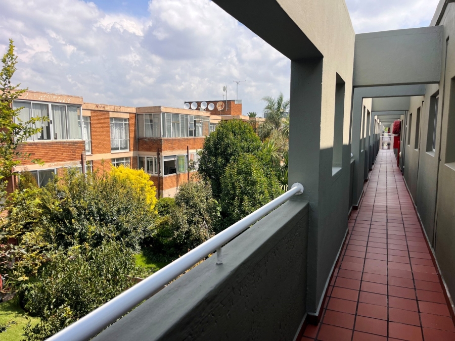1 Bedroom Property for Sale in Glensan Gauteng