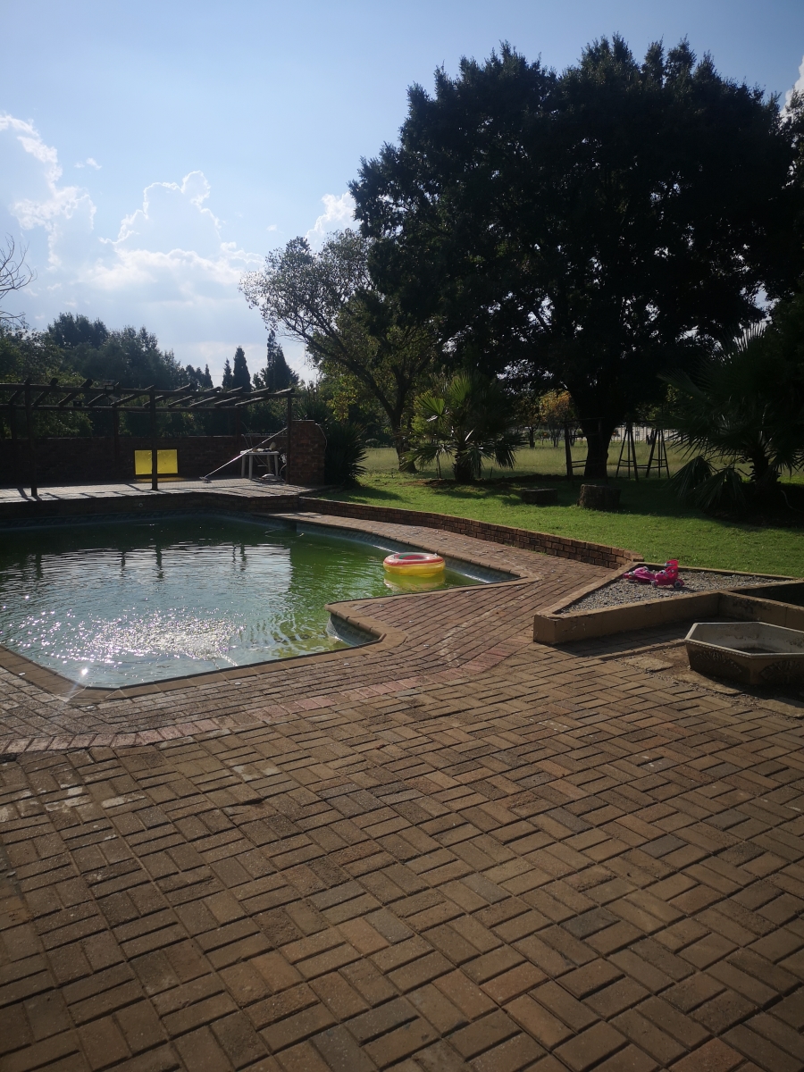 4 Bedroom Property for Sale in Glen Donald A H Gauteng
