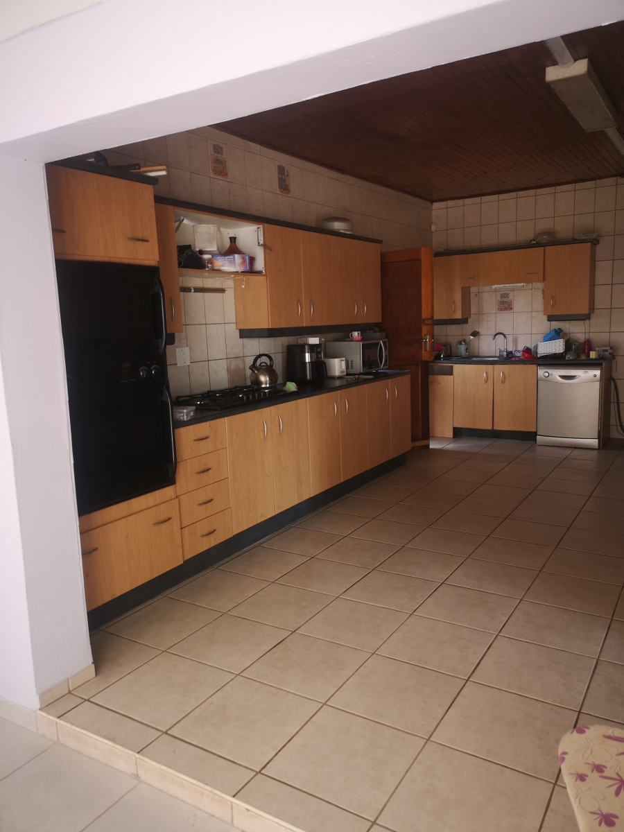 4 Bedroom Property for Sale in Glen Donald A H Gauteng