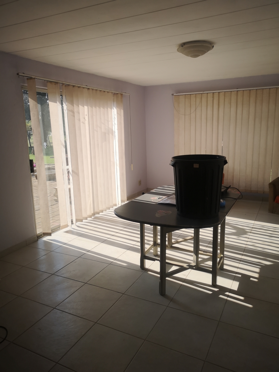 4 Bedroom Property for Sale in Glen Donald A H Gauteng