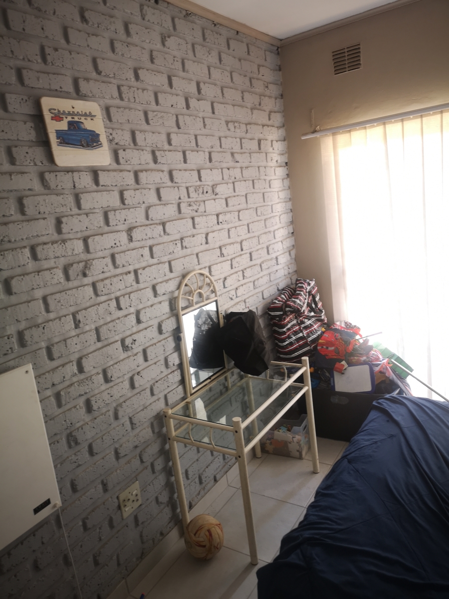 4 Bedroom Property for Sale in Glen Donald A H Gauteng