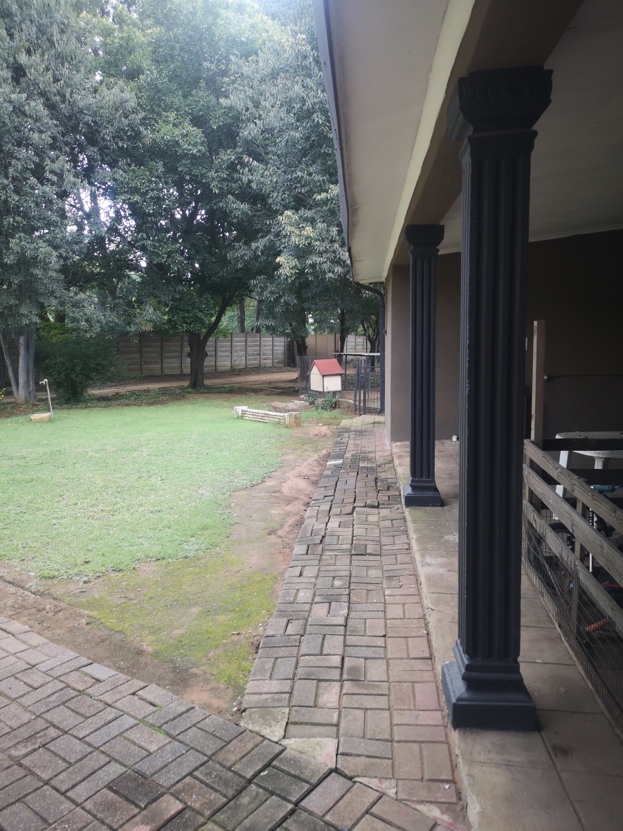 4 Bedroom Property for Sale in Glen Donald A H Gauteng