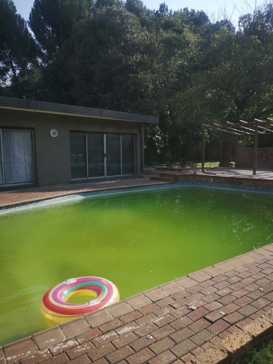 4 Bedroom Property for Sale in Glen Donald A H Gauteng