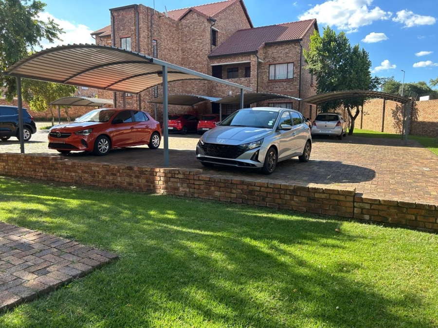 2 Bedroom Property for Sale in Halfway Gardens Gauteng