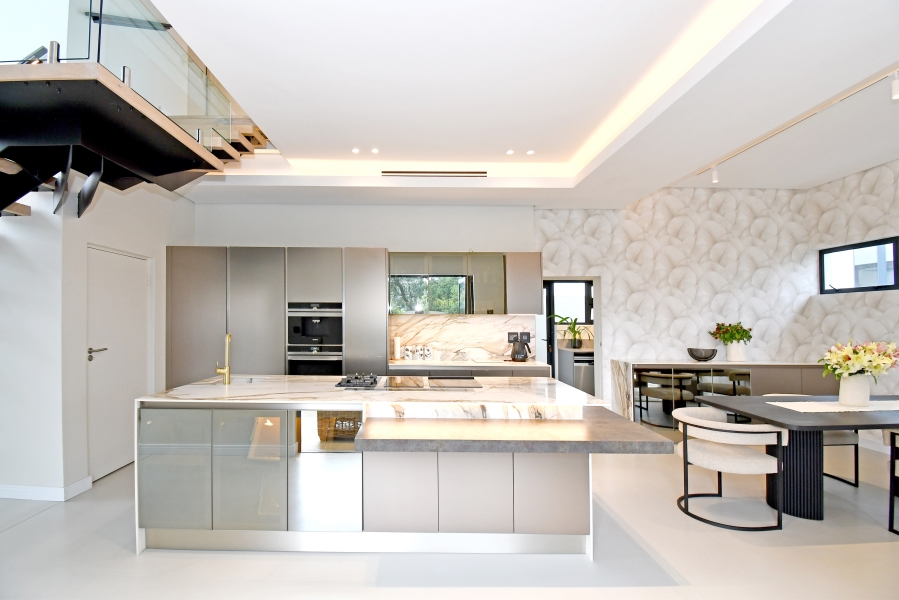 4 Bedroom Property for Sale in Lonehill Gauteng