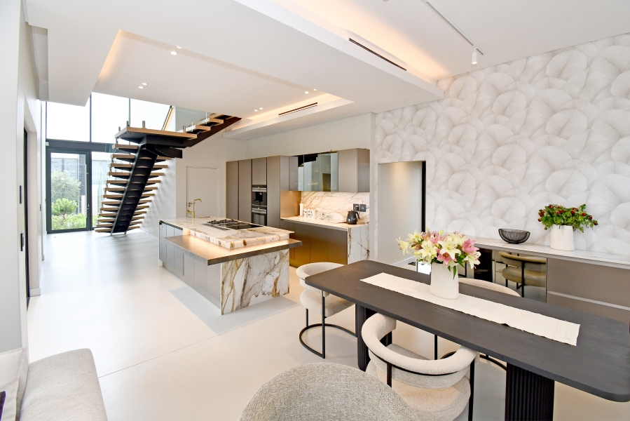 4 Bedroom Property for Sale in Lonehill Gauteng