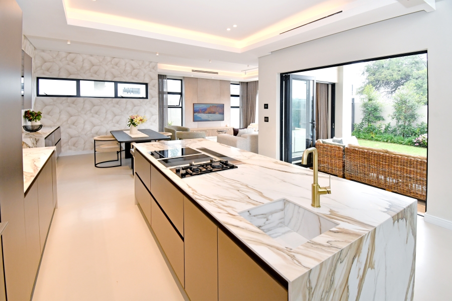 4 Bedroom Property for Sale in Lonehill Gauteng