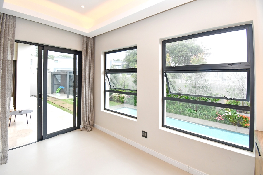 4 Bedroom Property for Sale in Lonehill Gauteng