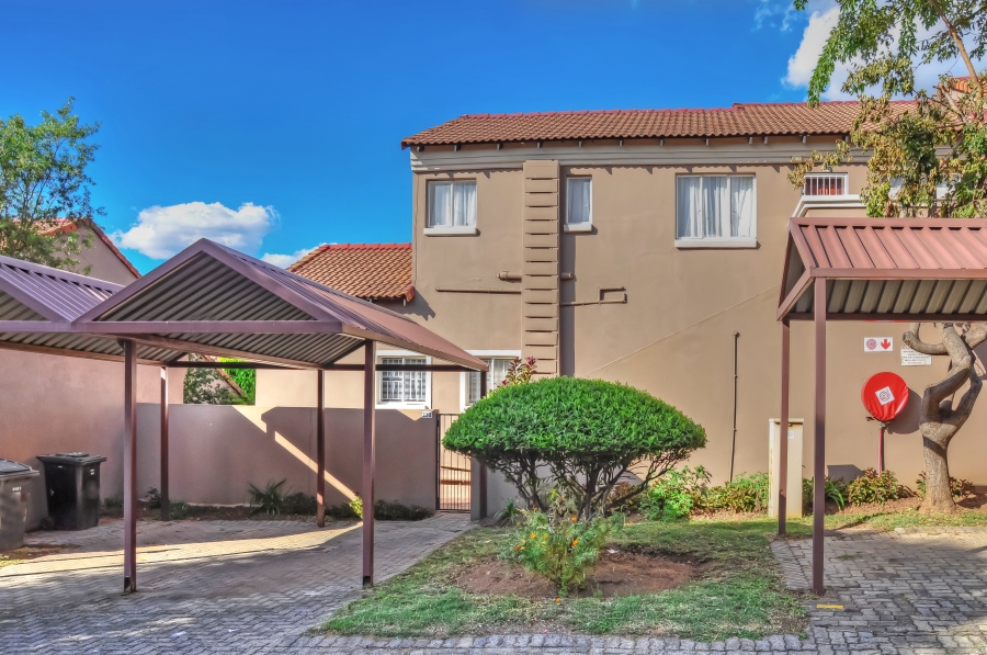 2 Bedroom Property for Sale in Vorna Valley Gauteng