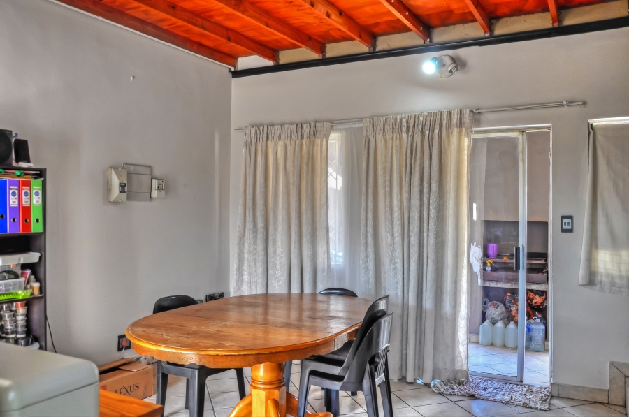 2 Bedroom Property for Sale in Vorna Valley Gauteng