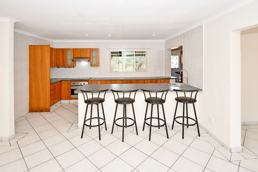 4 Bedroom Property for Sale in Vorna Valley Gauteng