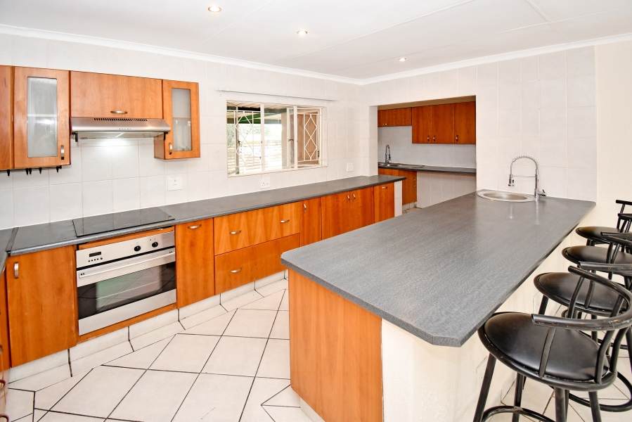 4 Bedroom Property for Sale in Vorna Valley Gauteng