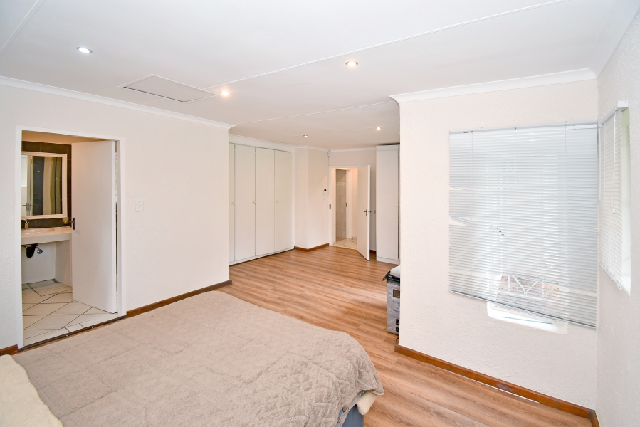 4 Bedroom Property for Sale in Vorna Valley Gauteng