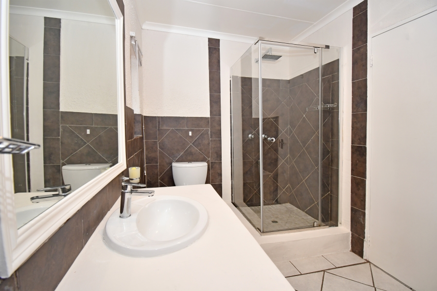 4 Bedroom Property for Sale in Vorna Valley Gauteng