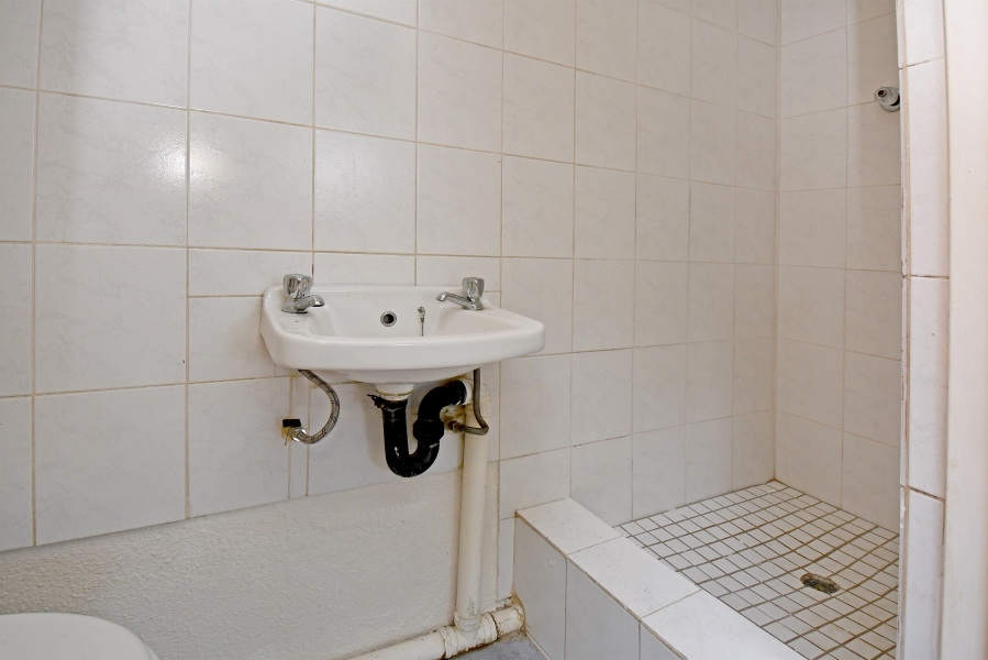 4 Bedroom Property for Sale in Vorna Valley Gauteng