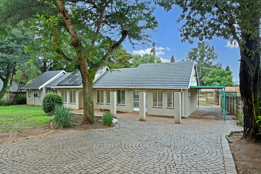 4 Bedroom Property for Sale in Vorna Valley Gauteng