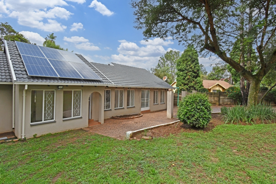 4 Bedroom Property for Sale in Vorna Valley Gauteng