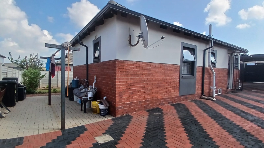3 Bedroom Property for Sale in Mindalore Gauteng