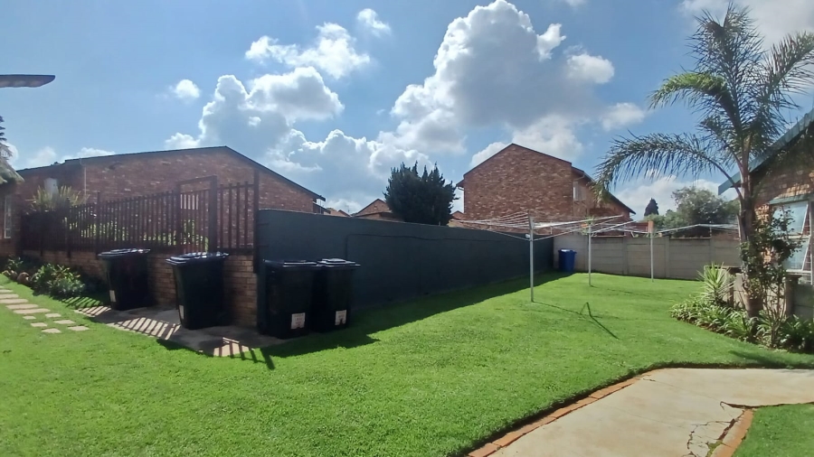 2 Bedroom Property for Sale in Mindalore Gauteng