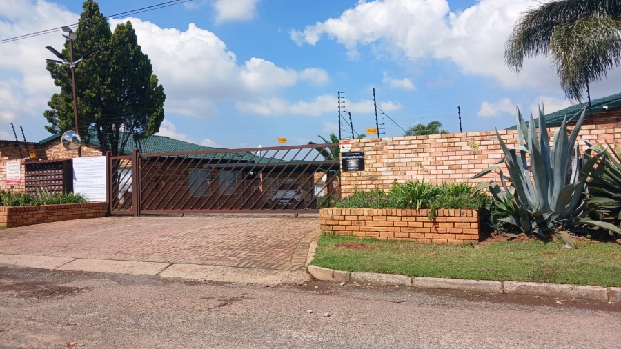 2 Bedroom Property for Sale in Mindalore Gauteng