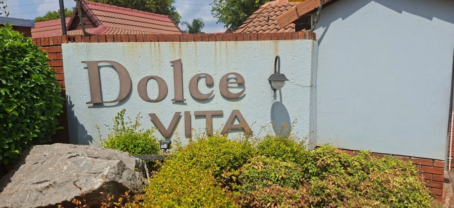3 Bedroom Property for Sale in Die Hoewes Gauteng
