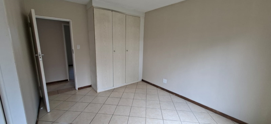3 Bedroom Property for Sale in Die Hoewes Gauteng