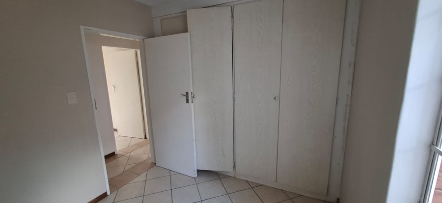 3 Bedroom Property for Sale in Die Hoewes Gauteng