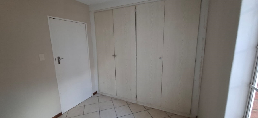 3 Bedroom Property for Sale in Die Hoewes Gauteng