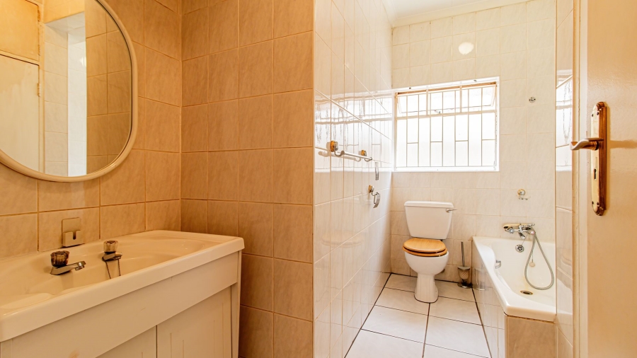 7 Bedroom Property for Sale in Kensington Gauteng