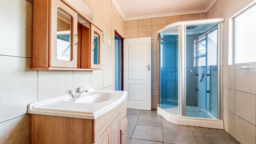 7 Bedroom Property for Sale in Kensington Gauteng