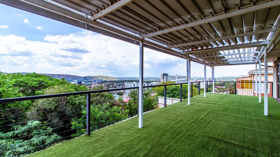 7 Bedroom Property for Sale in Kensington Gauteng