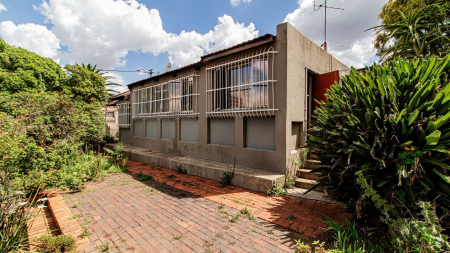 7 Bedroom Property for Sale in Kensington Gauteng