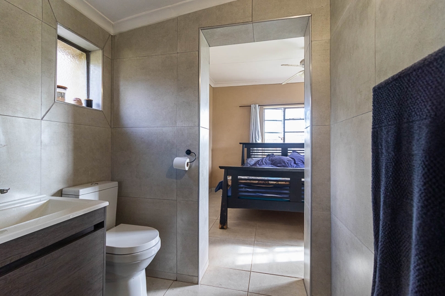 5 Bedroom Property for Sale in Hartzenbergfontein Gauteng