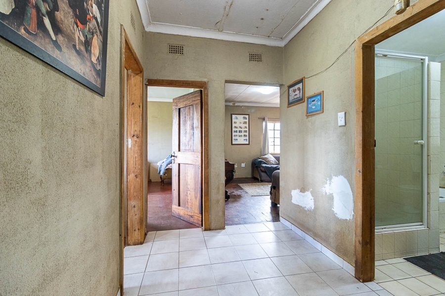 5 Bedroom Property for Sale in Hartzenbergfontein Gauteng